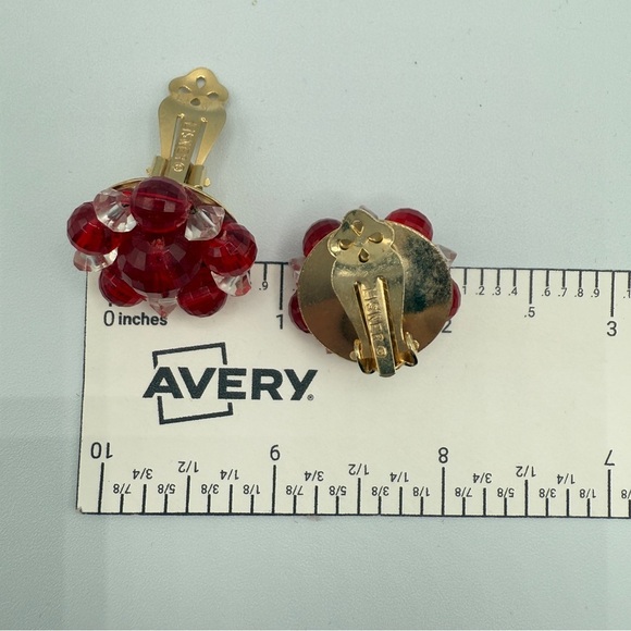 Vintage Signed Lisner Red Cluster Earrings with Glossy Beads - Picture 5 of 8